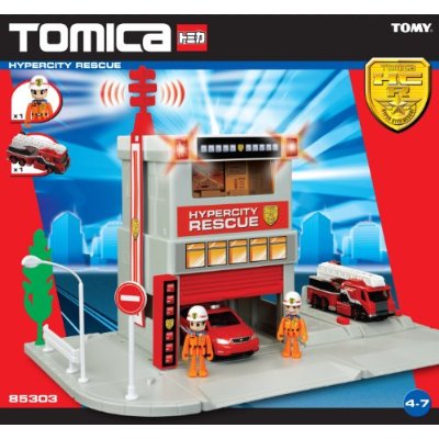 Tomica  